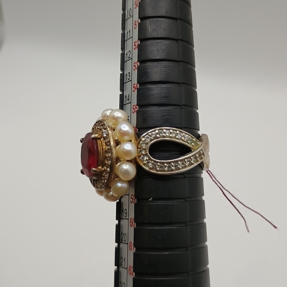 Elegant Pearl and Ruby Gemstone Ring Size 8 - Picture 6 of 9